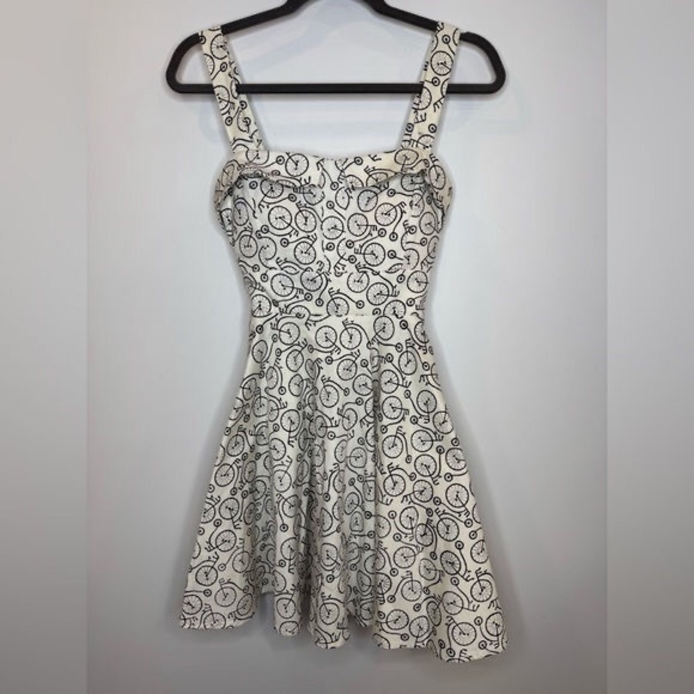 Elegant Black and White Patterned Dress
